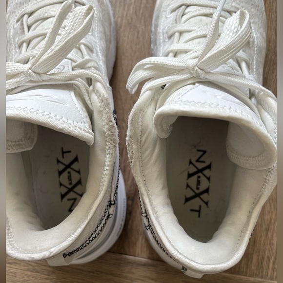 Men’s white Nike sneakers - Picture 5 of 6